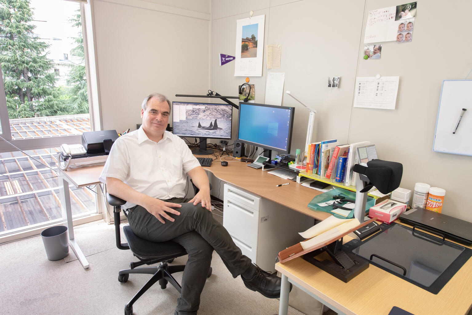 Photo 1. Prof.Matthew_office.jpg